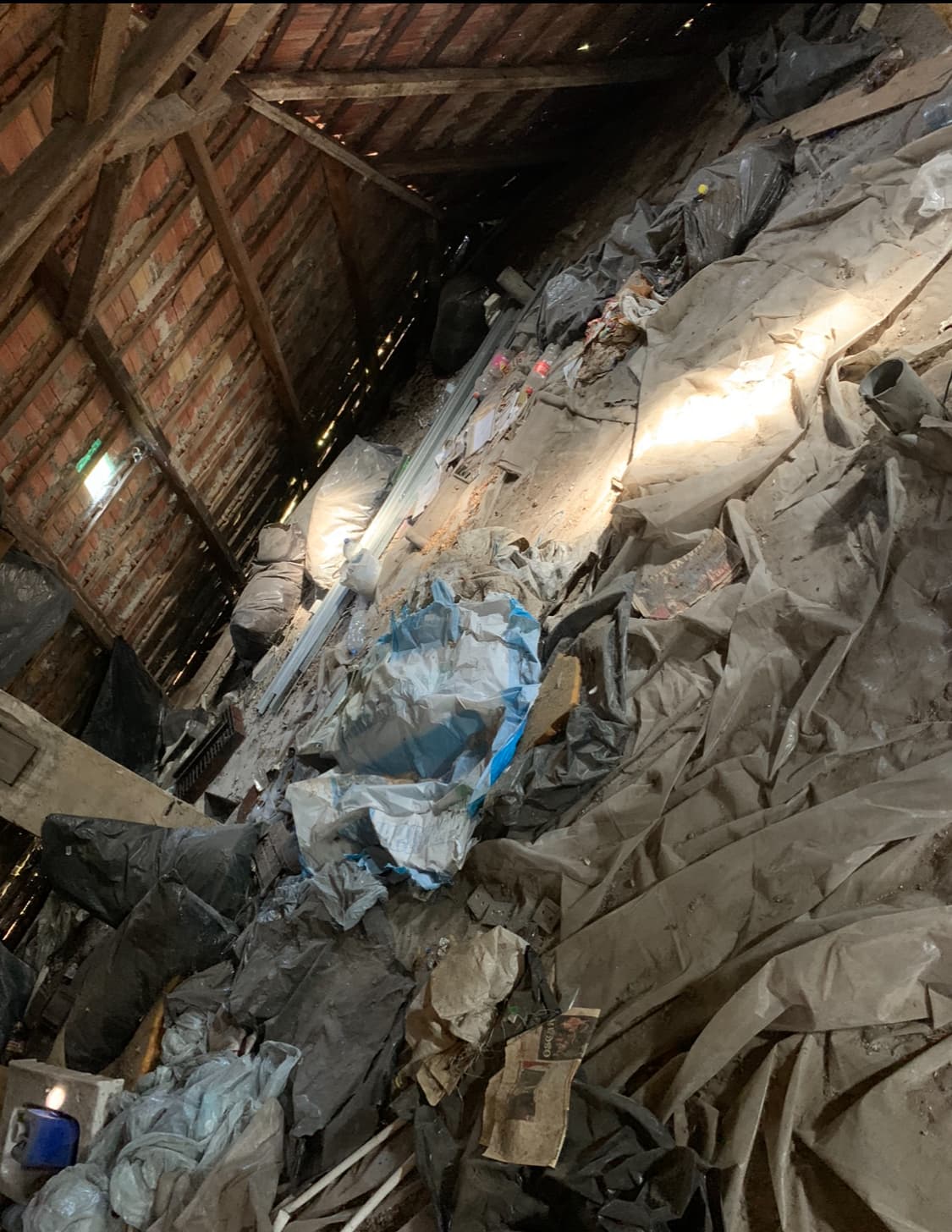 Padlás ürítés és pormentesítés – Budapest, XIV. kerület